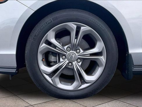Used 2024 Honda Accord EX image 9