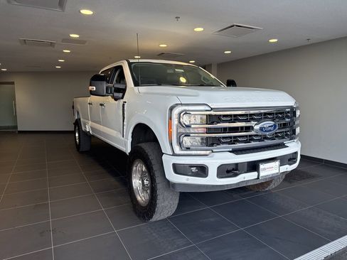 Used 2023 Ford F250 Lariat w/ Tow Technology Package image 4