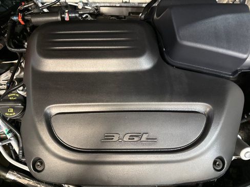 Used 2026 Chrysler Pacifica Select FWD image 32
