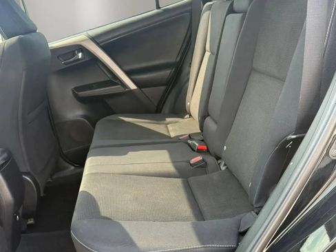 Used 2017 Toyota RAV4 XLE FWD image 10