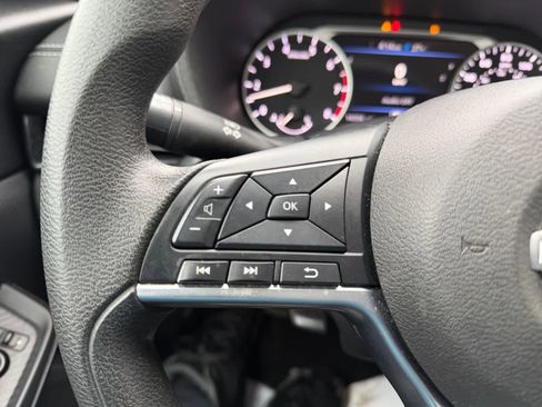 Used 2025 Nissan Sentra SV image 19