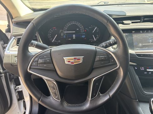 Used 2018 Cadillac XT5 Luxury w/ Driver Awareness Package AWD/4WD image 18