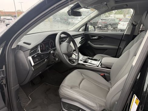 Used 2025 Audi Q7 3.0T Premium Plus w/ Premium Plus Package AWD/4WD image 5