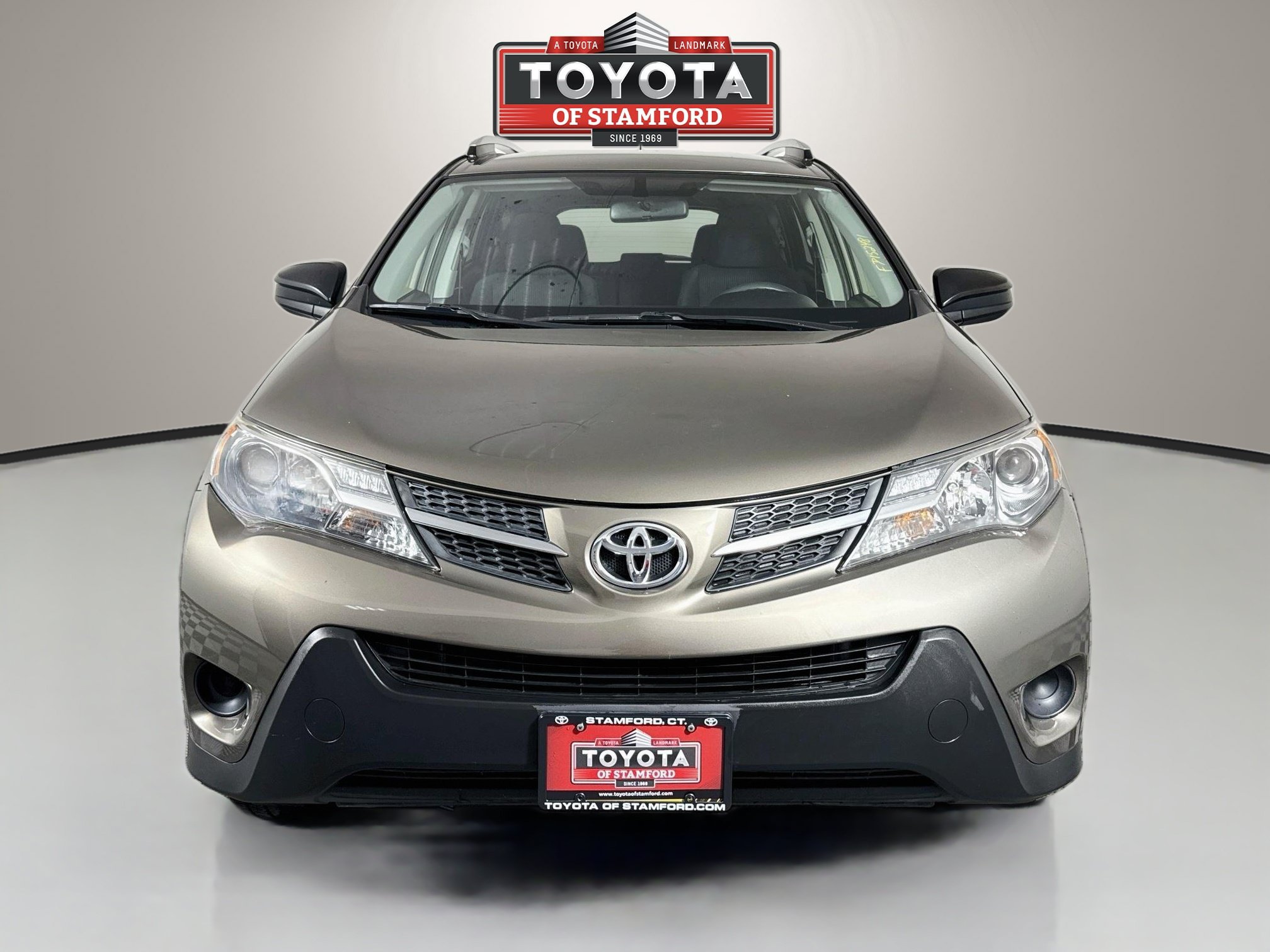 Used 2015 Toyota RAV4 LE AWD/4WD image 2
