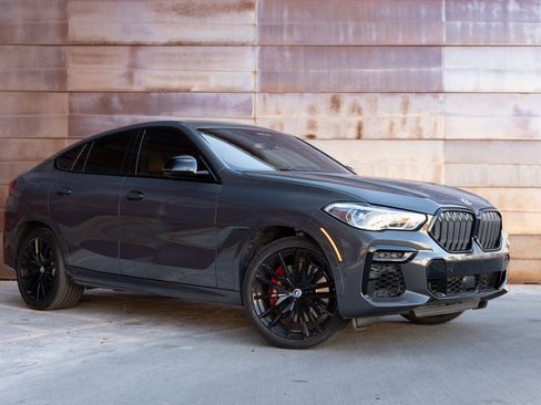 Used 2023 BMW X6 M50i w/ Executive Package image 4