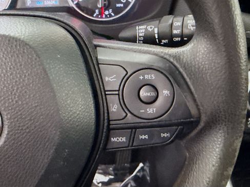 Used 2022 Toyota RAV4 XLE FWD image 15