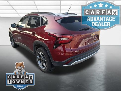 Certified 2025 Chevrolet Trax LT FWD image 4