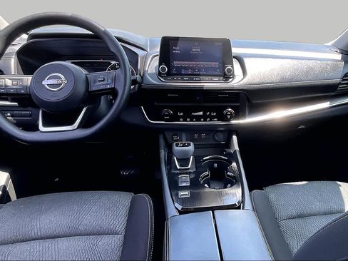 Used 2024 Nissan Rogue SV FWD image 16