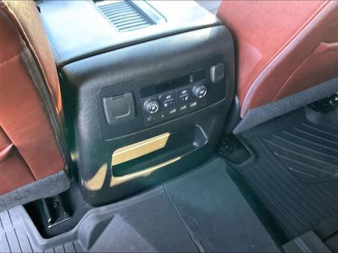 Used 2020 Chevrolet Tahoe Premier w/ Premier Plus Edition AWD/4WD image 35