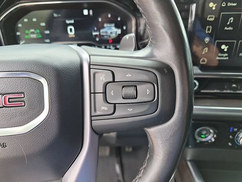 Used 2022 GMC Sierra 1500 SLT w/ SLT Convenience Package AWD/4WD image 38