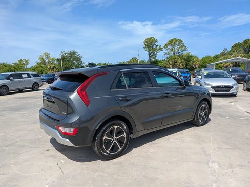 Certified 2023 Kia Niro EX FWD image 8