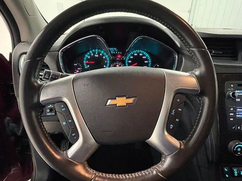 Used 2017 Chevrolet Traverse LT w/ Style and Technology Package image 29