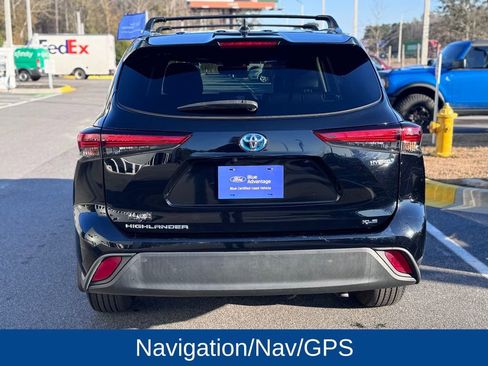 Used 2021 Toyota Highlander XLE image 6