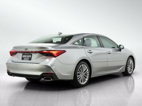 Used 2021 Toyota Avalon Limited w/ Advanced Safety Package FWD image 5