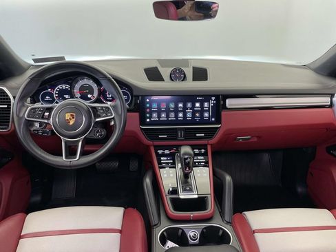 Certified 2022 Porsche Cayenne Platinum Edition AWD/4WD image 26