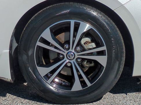 Certified 2022 Nissan Sentra SV w/ Trunk Package image 11