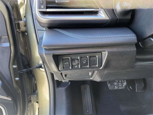 Used 2023 Subaru Outback Limited image 23