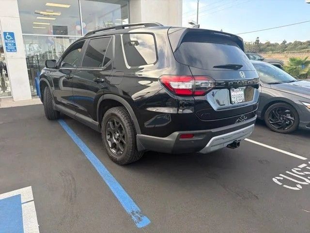 Certified 2025 Honda Pilot TrailSport image 18