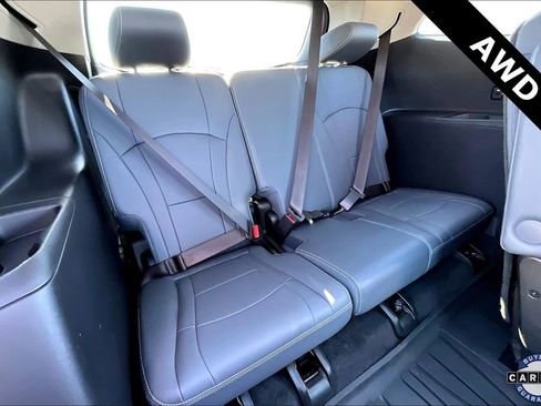 Used 2021 Buick Enclave Premium image 25