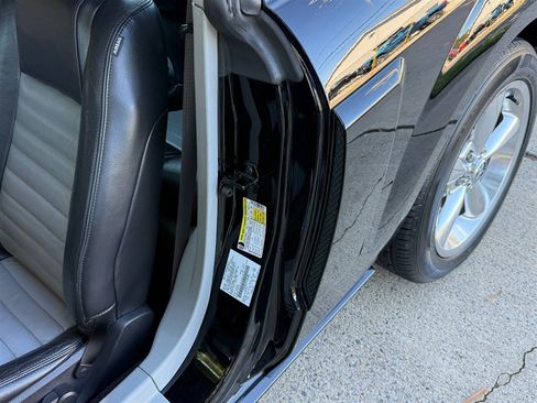 Used 2007 Ford Mustang GT image 41