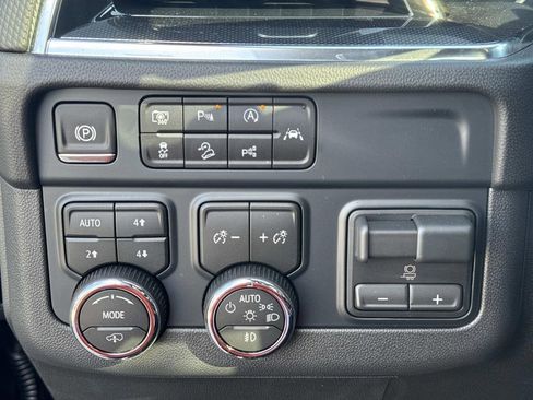 New 2026 Chevrolet Suburban RST image 22