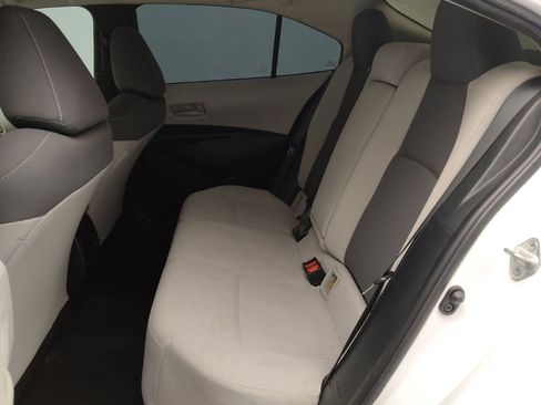 Used 2022 Toyota Corolla LE image 18