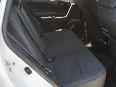 Used 2021 Toyota RAV4 LE FWD image 14