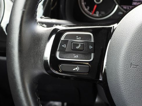 Used 2019 Volkswagen Beetle 2.0T SE FWD image 61