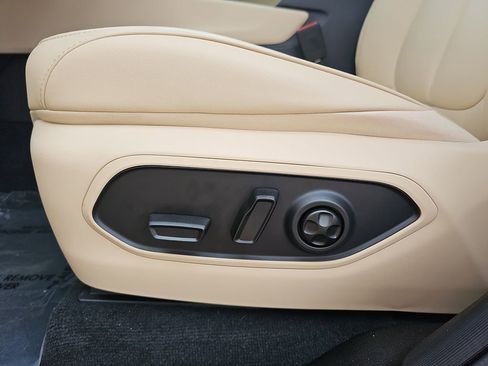 New 2025 Jeep Grand Cherokee Limited w/ Trailer Tow Package image 28