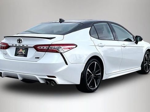 Used 2020 Toyota Camry XSE image 5