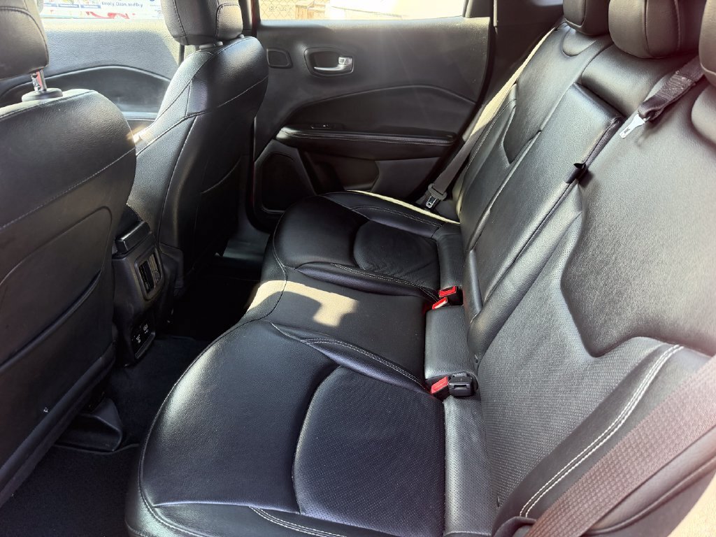 Used 2021 Jeep Compass Latitude w/ Sun and Sound Group AWD/4WD image 4