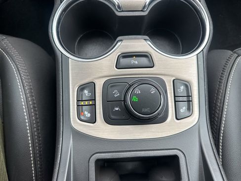 Used 2023 GMC Terrain Denali image 24