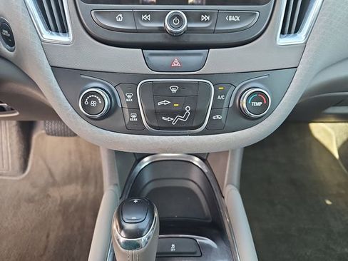 Used 2018 Chevrolet Malibu LT image 26