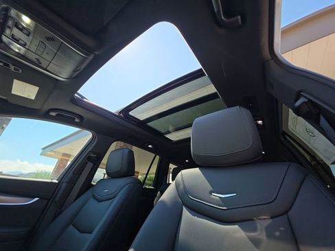 New 2025 Cadillac XT6 Luxury image 18