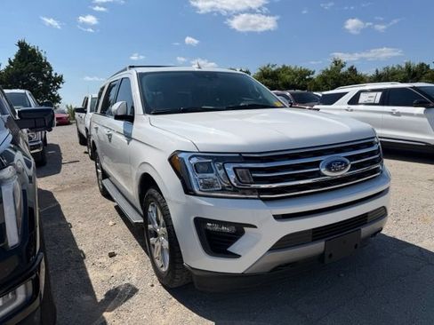 Used 2021 Ford Expedition XLT AWD/4WD image 2