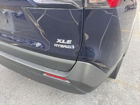 Used 2024 Toyota RAV4 XLE w/ Convenience Package image 4