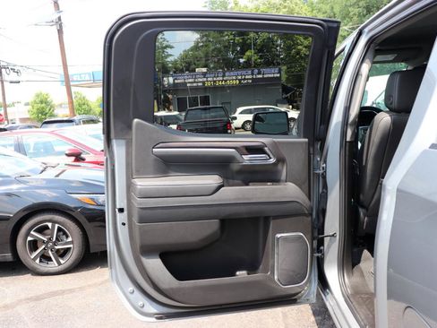 Used 2025 GMC Sierra 1500 SLT AWD/4WD image 25