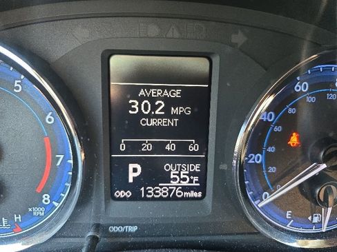 Used 2018 Toyota Corolla LE FWD image 12