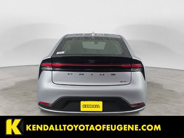 Used 2025 Toyota Prius LE FWD image 6