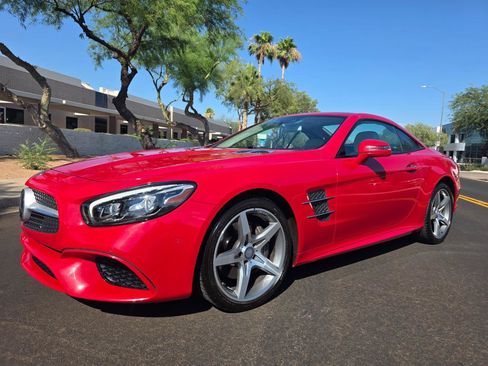 Used 2017 Mercedes-Benz SL 550 w/ Driver Assistance Package image 5