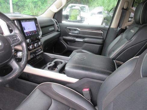Used 2019 RAM 1500 Laramie AWD/4WD image 18