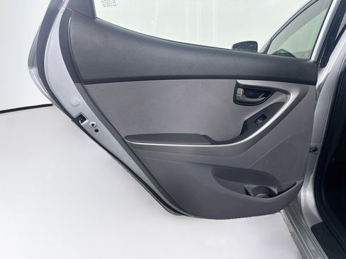 Used 2013 Hyundai Elantra GLS FWD image 23