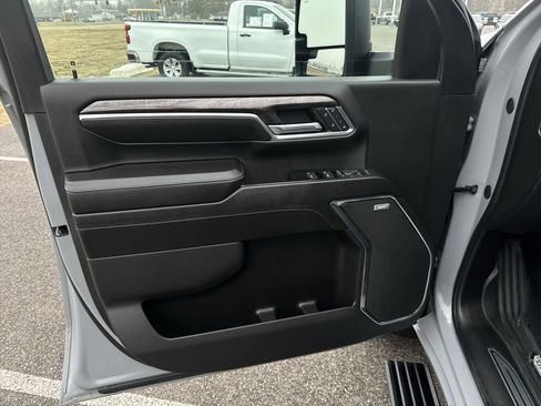 Used 2024 Chevrolet Silverado 2500 LTZ w/ LTZ Plus Package image 23