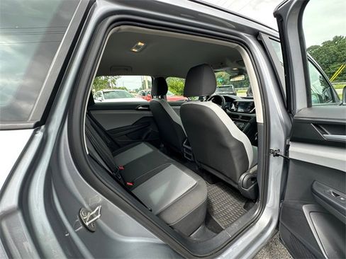 Used 2022 Volkswagen Taos S image 17