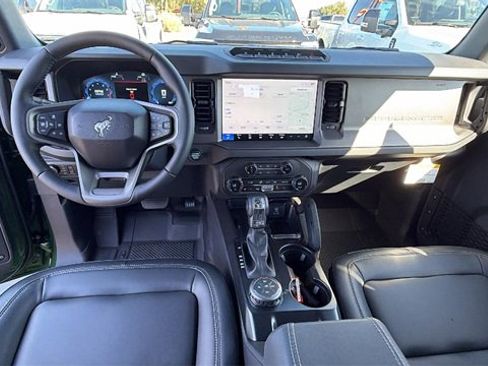 New 2025 Ford Bronco Badlands image 18