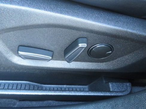 Certified 2024 Ford Edge SEL w/ Convenience Package image 17