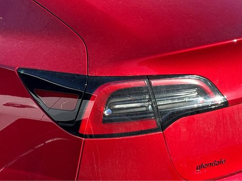 Used 2023 Tesla Model 3 Standard Range image 4