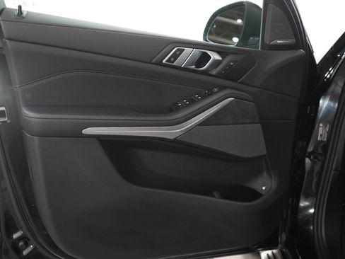 Used 2025 BMW X5 xDrive50e AWD/4WD image 19