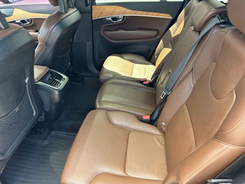 Used 2022 Volvo XC90 T6 Momentum w/ Advanced Package image 12