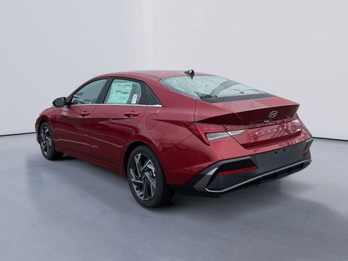 New 2026 Hyundai Elantra Limited FWD image 5